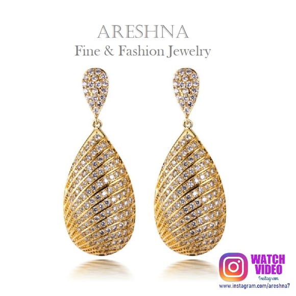Areshna Jewelry - 18k Gold Swarovski Crystals Drop Earrings